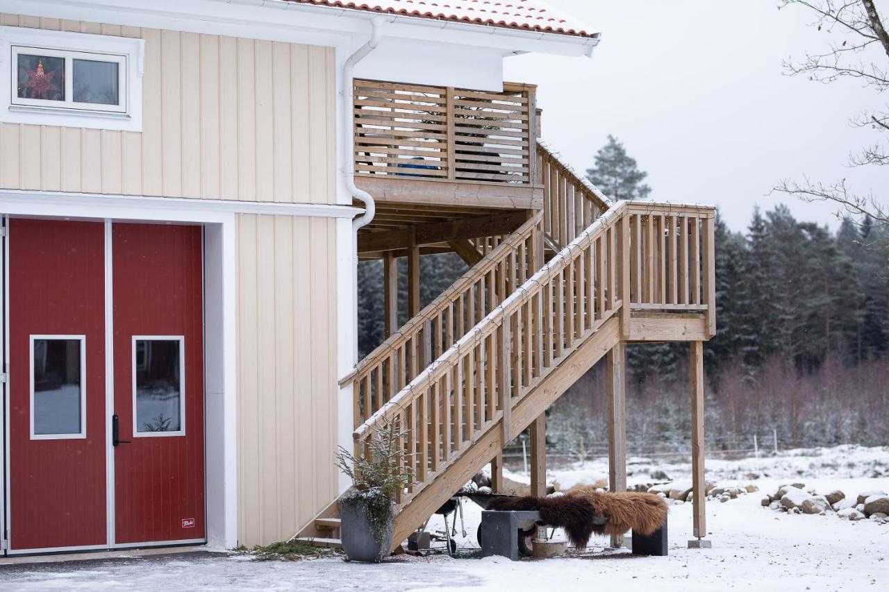 Vila Mysig Laegenhet Med Oeppen Planloesning Pa Haestgard. Ljung Exteriér fotografie