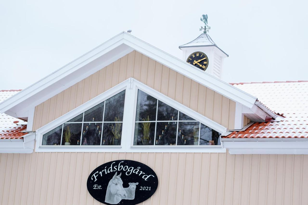 Vila Mysig Laegenhet Med Oeppen Planloesning Pa Haestgard. Ljung Exteriér fotografie