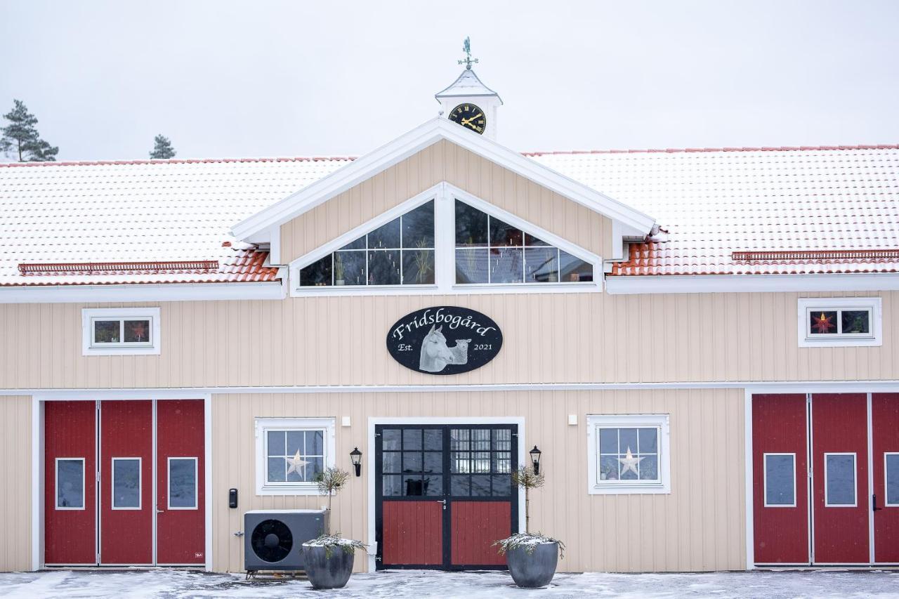 Vila Mysig Laegenhet Med Oeppen Planloesning Pa Haestgard. Ljung Exteriér fotografie